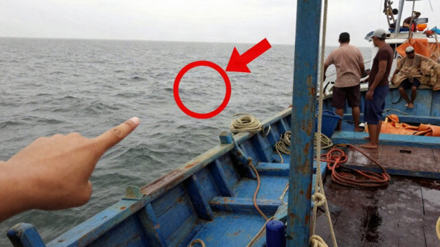 Fishermen Turn Pale When They See This Appear In The Middle Of Ocean